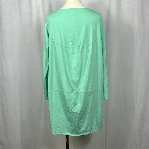 Lululemon Mint Green Back in Action LS Dress. - Picture 4 of 9